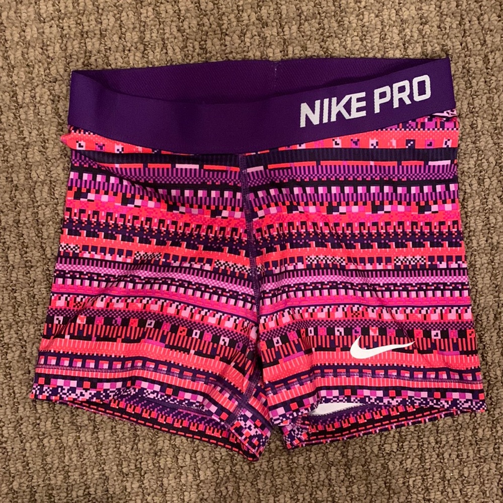 Nike pro shorts - like new!
